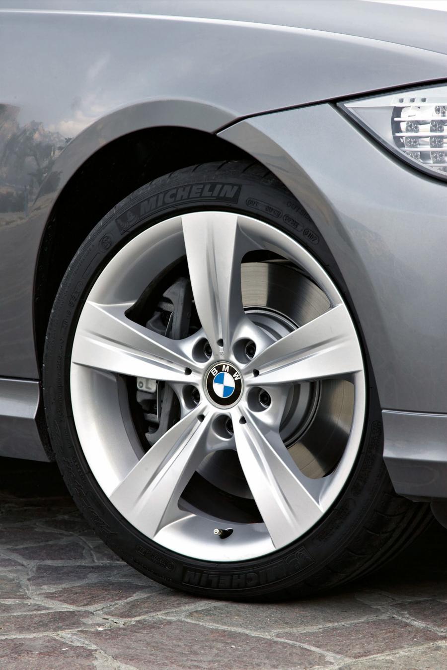  BMW 3-Series 2009 года  (фото 39 из 116)